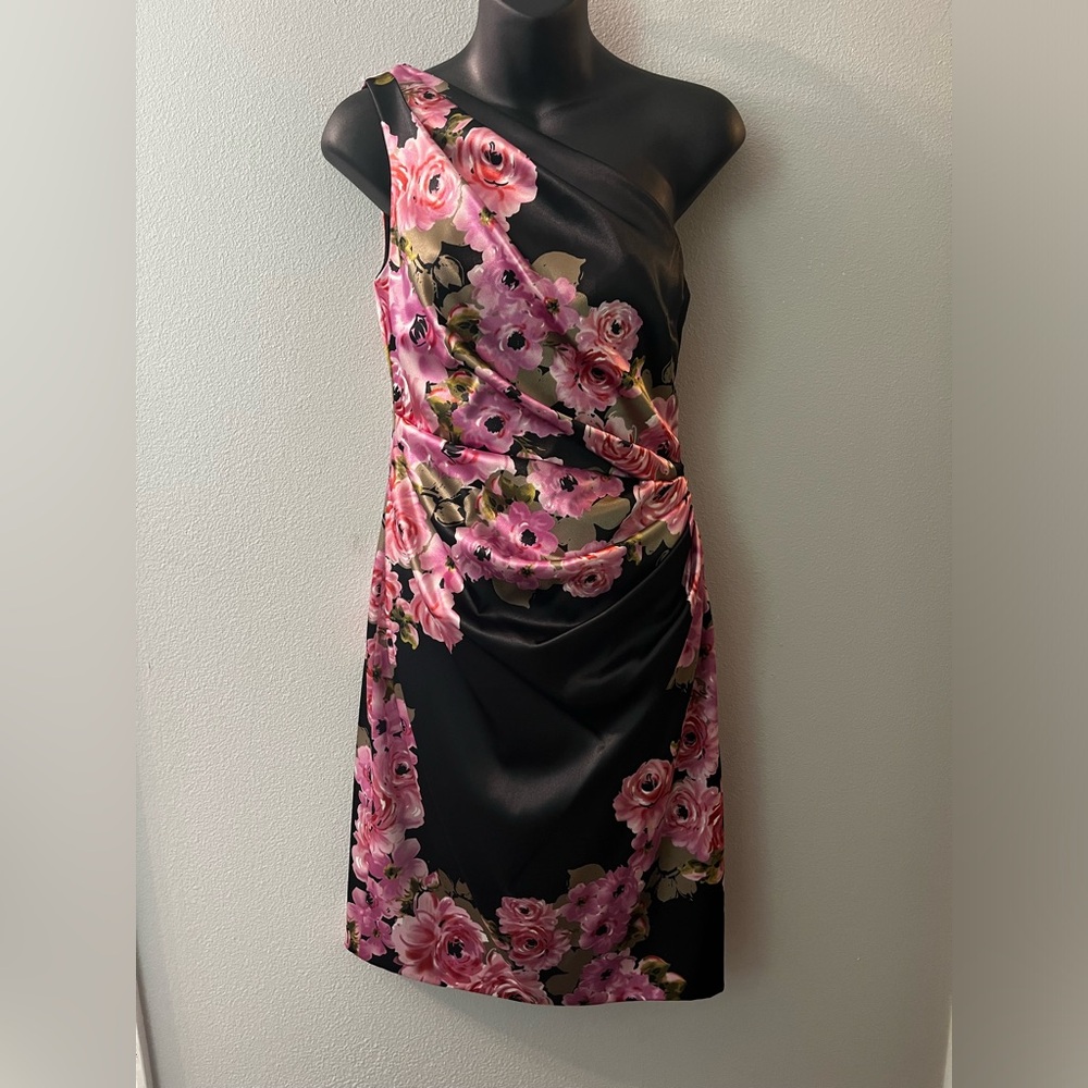 Maggie London Rose print Cocktail Dress, one shoulder, ruched Size 6